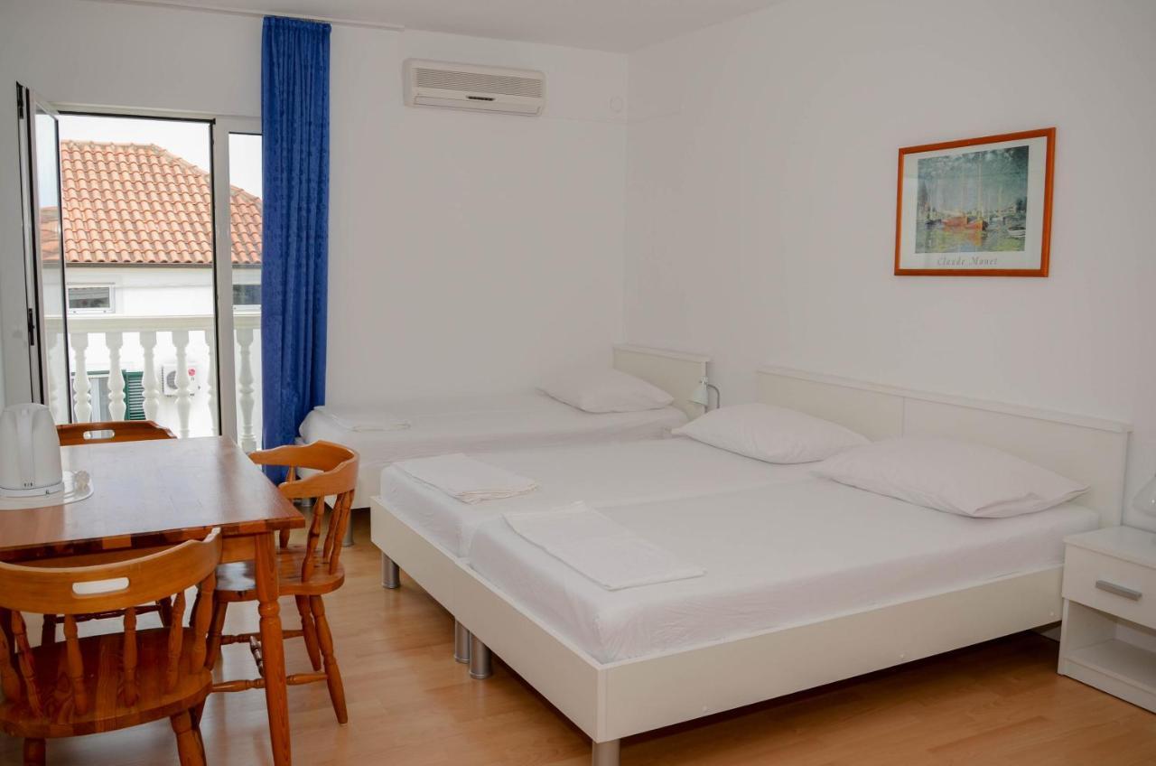 Guesthouse Ana-Maria Pirovac Exterior photo