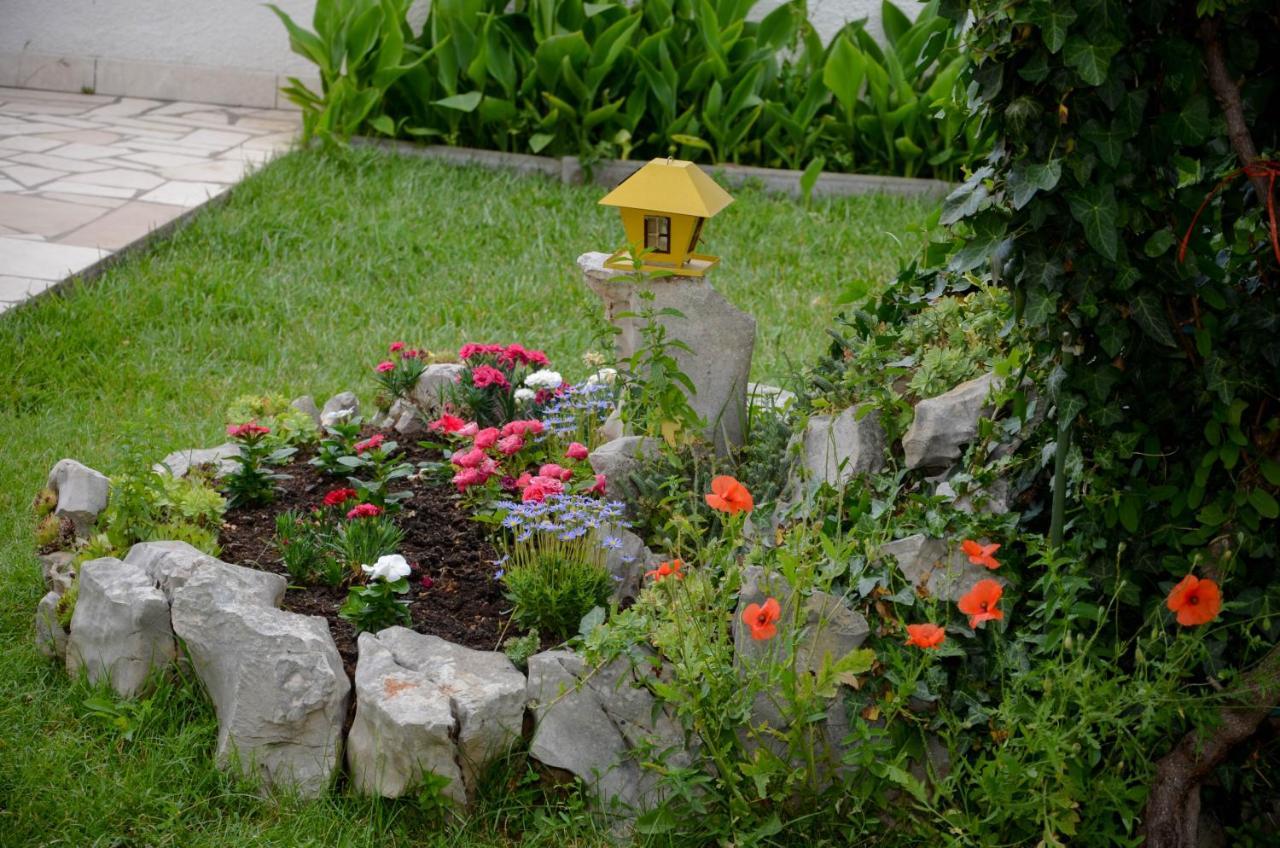 Guesthouse Ana-Maria Pirovac Exterior photo
