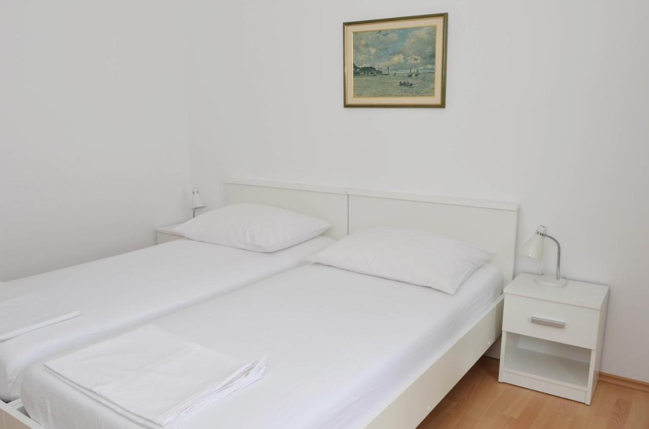 Guesthouse Ana-Maria Pirovac Exterior photo