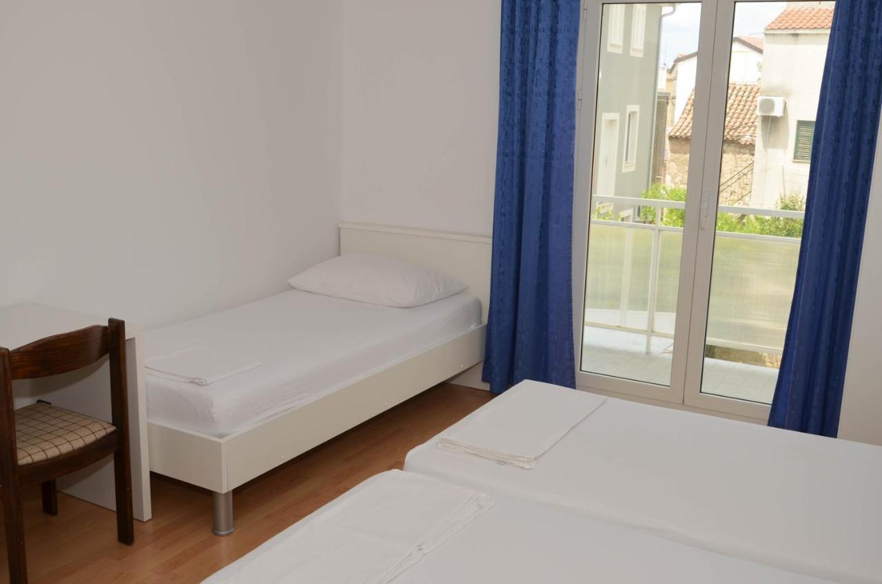 Guesthouse Ana-Maria Pirovac Exterior photo