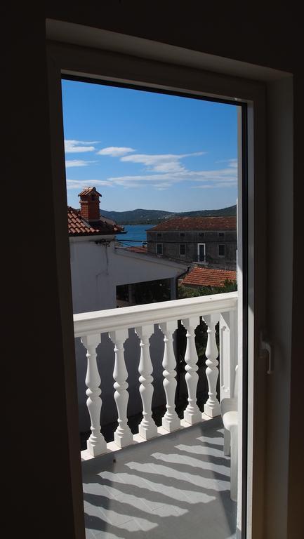Guesthouse Ana-Maria Pirovac Exterior photo