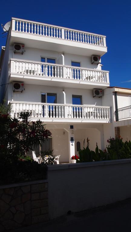 Guesthouse Ana-Maria Pirovac Exterior photo