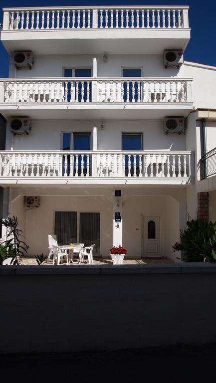 Guesthouse Ana-Maria Pirovac Exterior photo